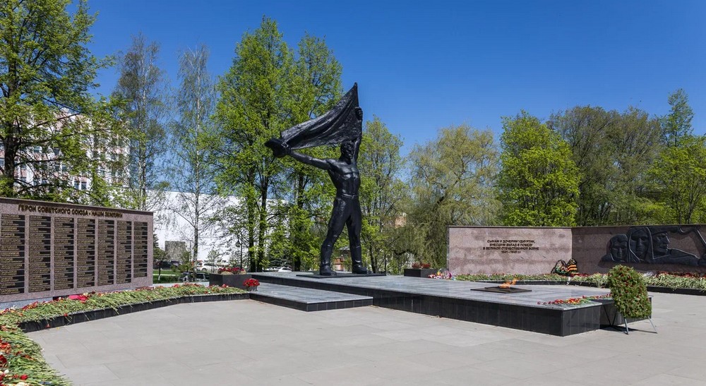 Памятник неизвестному солдату и Вечный огонь в Ижевске | ВизитУдмуртия | visitudmurtia.org | Путешествуй по Удмуртии Памятник неизвестному солдату и Вечный огонь в Ижевске | ВизитУдмуртия | visitudmurtia.org | Путешествуй по Удмуртии