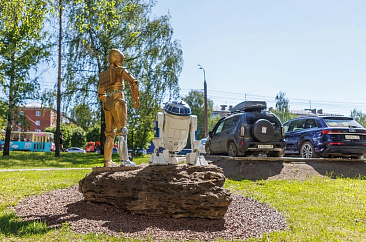 Креативные арт-объекты Ижевска: скульптура программиста и памятник дроидам
